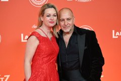 monday_night_2026_niveau-klatsch_Erdogan-Atalay-und-Frau