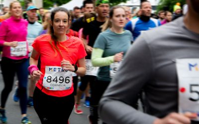 Niveau-Klatsch am Start: der Metro Marathon 2019