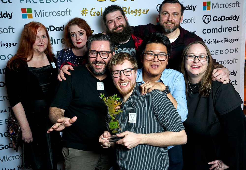 Das Team des Factchecking-Blogs Volksverpetzer wurde am 9. März 2020 in Berlin mit dem Goldenen Blogger als "Blogger*In des Jahres" ausgezeichnet. Die Goldenen Blogger/Stefan Kny"