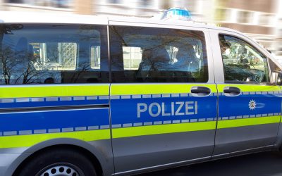 Flüchtige Täter nach Raub in Düsseldorf Rath: Wer hat etwas gesehen?