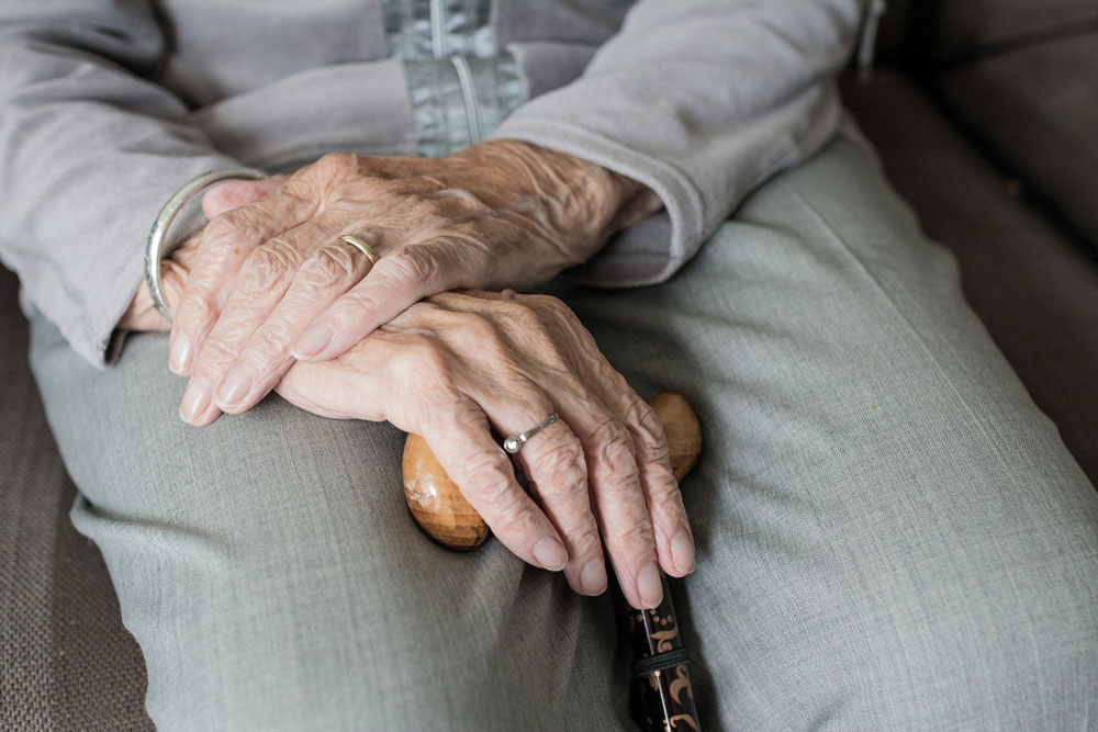 Skrupellose Betrüger rauben 92-jähriger Frau aus Münster ihre gesamten Ersparnisse!