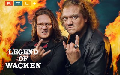 Legend of Wacken: Die unglaubliche Geschichte hinter dem größten Metal-Festival der Welt! Thomas Jensen (Aurel Manthei, l.), Holger Hübner (Charly Hübner) Foto: RTL / Pascal Bünning