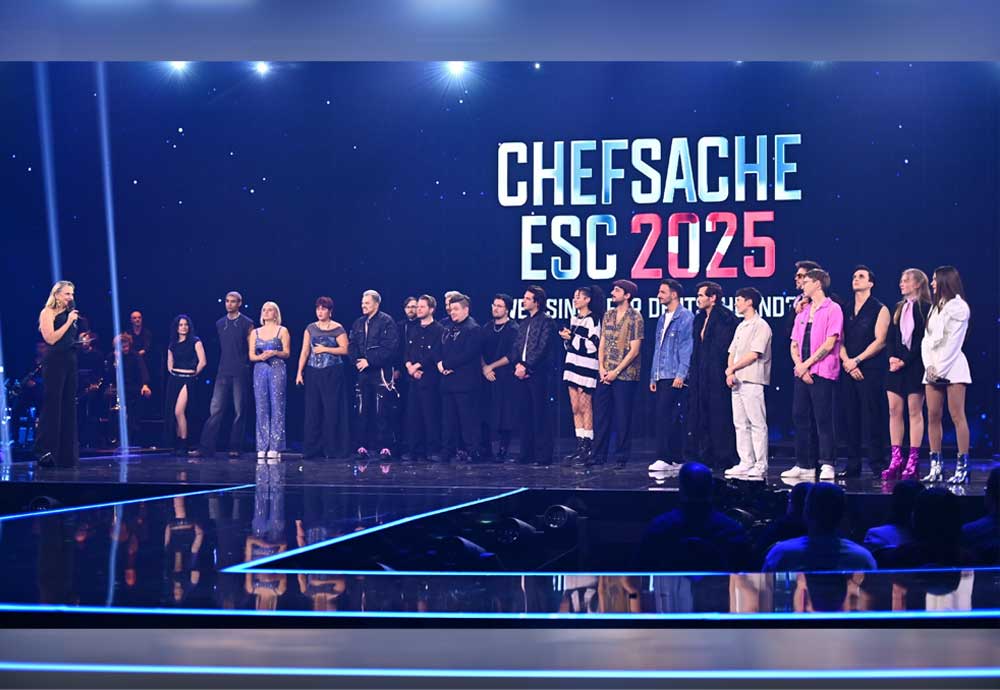 esc_vorentscheid_2025_2Tag 12 Acts, Moderatorin Barbara Schöneberger (l.) Foto: RTL / Raab ENTERTAINMENT / Julia Feldhagen