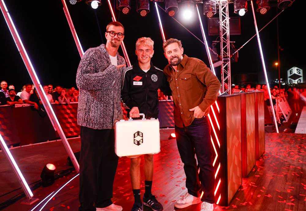 Fabio (18) gewinnt 90.000 Euro bei "Ein sehr gutes Quiz". Foto: Joyn/Jan Zappner