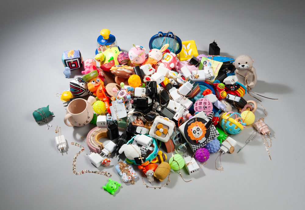 Stiftung Warentest warnt vor giftigem Schmuck und heißen Ladegeräten bei Temu und Shein/ Foto: Stiftung Warentest