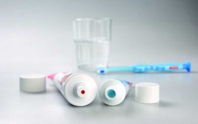 Kleine Tubenöffnung ist besser als große. / Foto: Stiftung Warentest