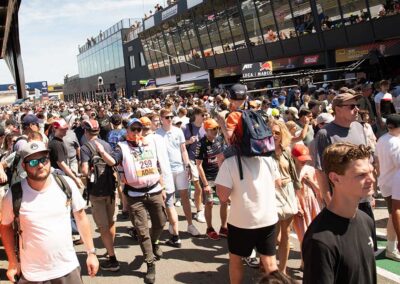 DTM in Zandvoort: Van der Linde triumphiert, Fans erleben Motorsport-Festival
